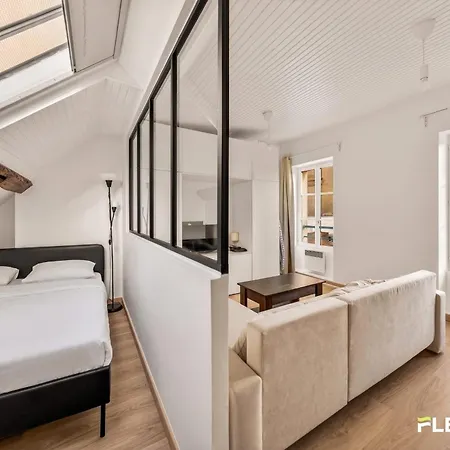 Charming Bright Near Montmartre 9th Appartement Parijs